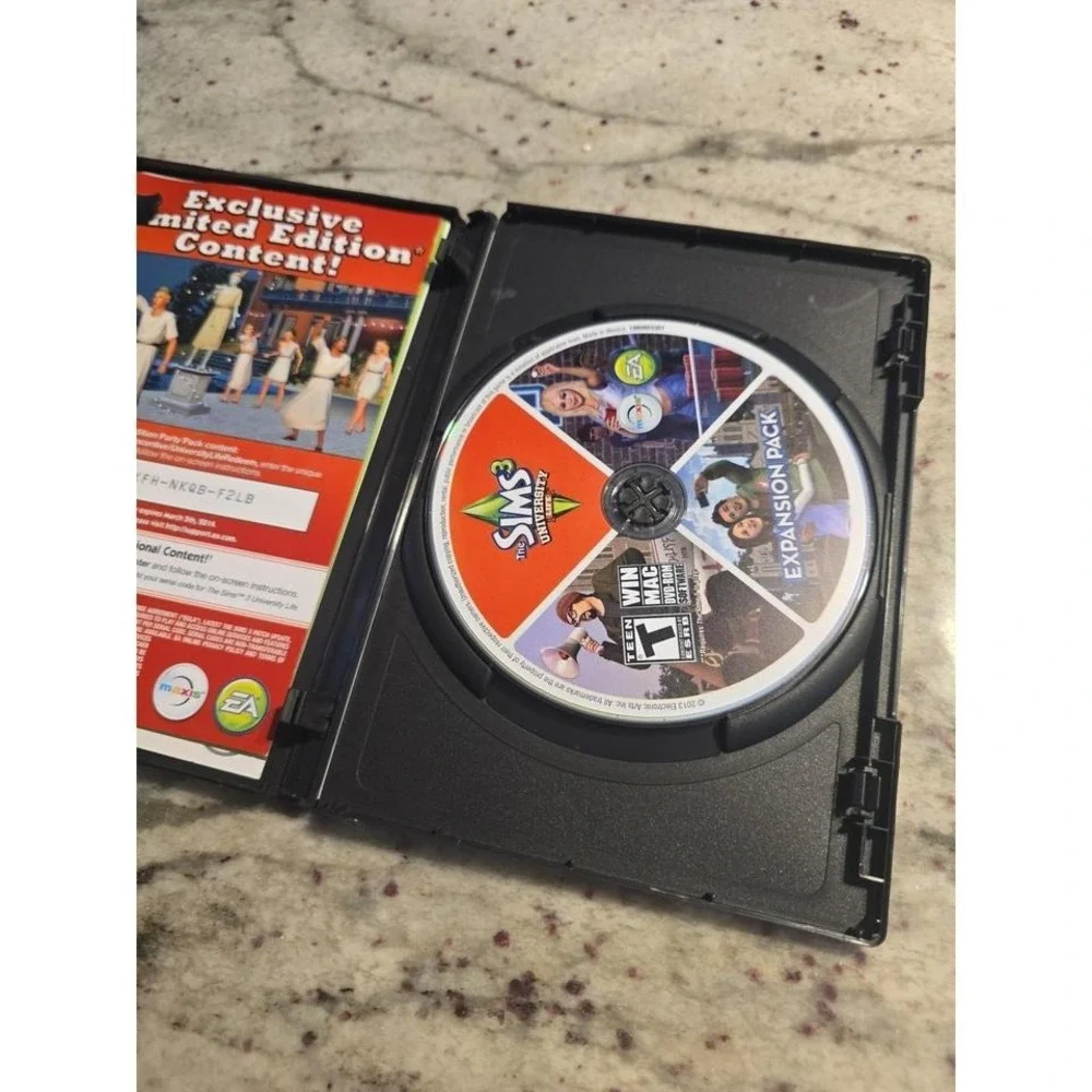 Sims3 University Life PC or MAc
